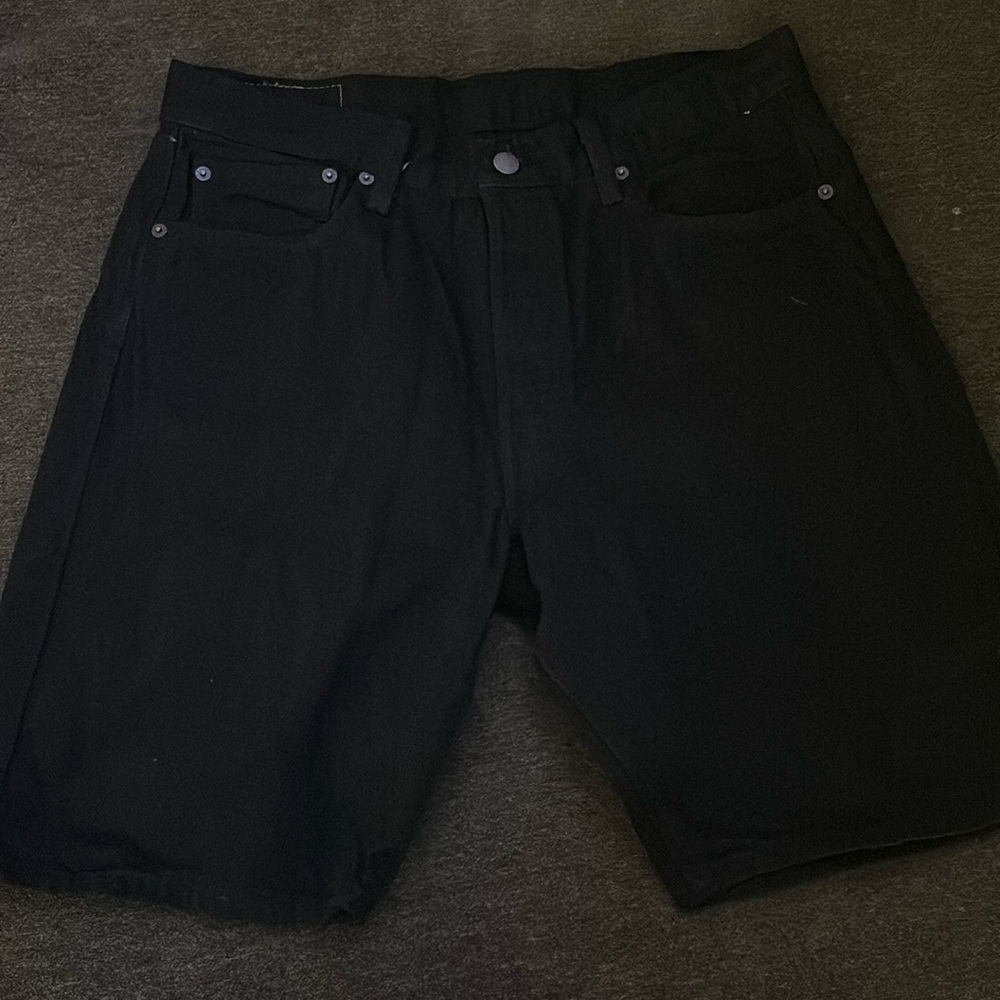 Levi black short